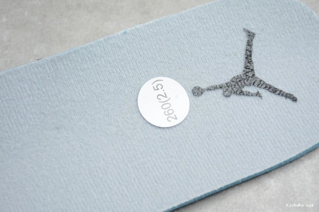 554724-092 Jordan AIR 1 Grey Smoke Mid Light 0816